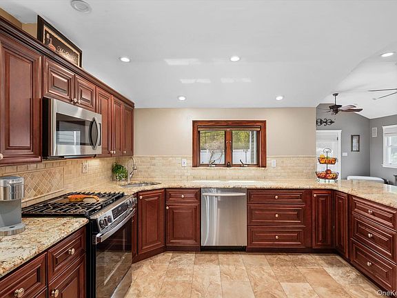 4th image of 25 Fisher Road