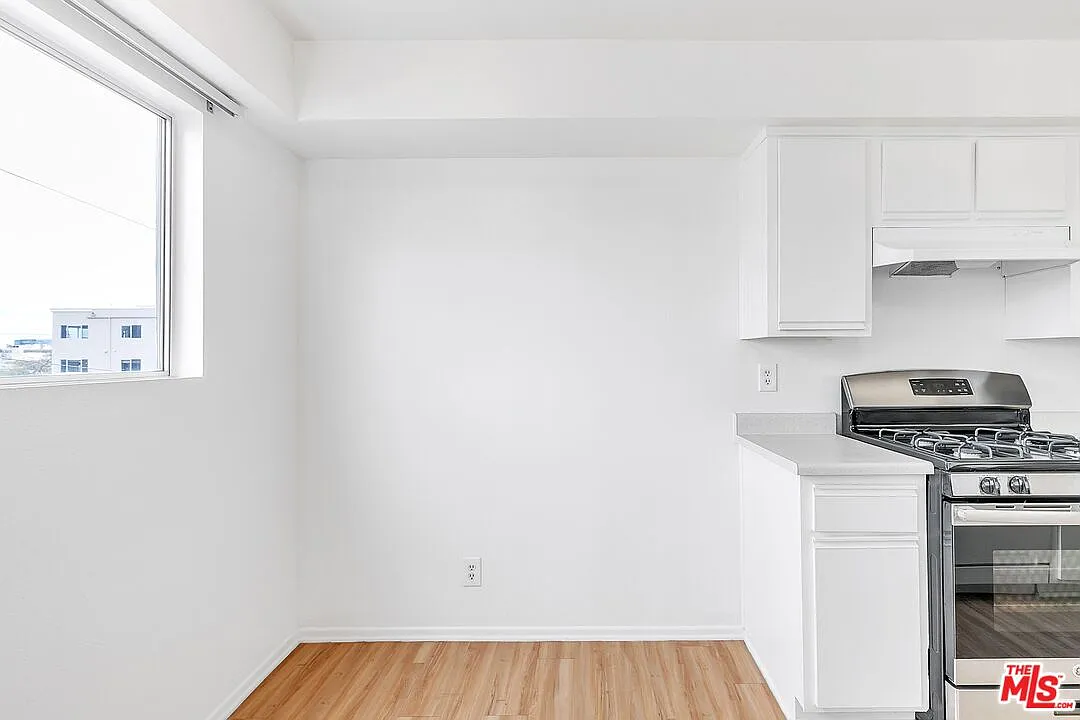 1 bed, 1.5 bath, 800 sqft, $3,495 — Photo 3