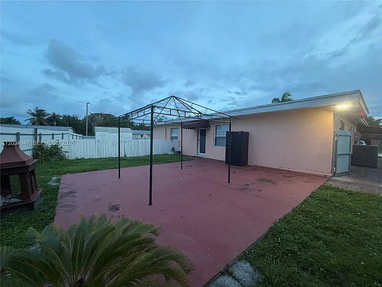 15431 SW 101st Ave — Photo 12