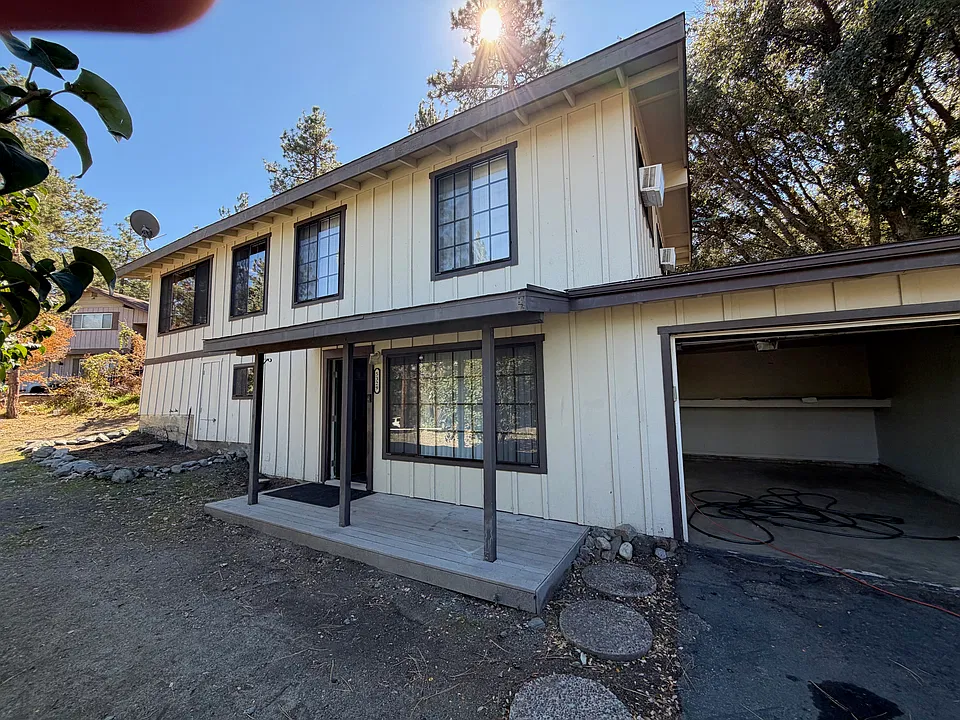 5329 Desert View Ct