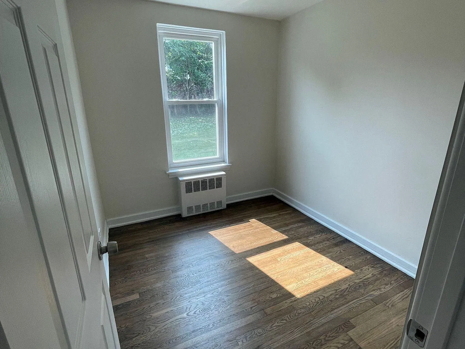 677 Park Ave — Photo 3