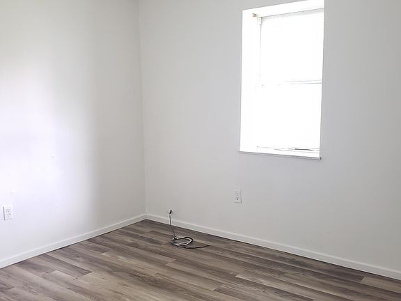 2nd image of 1246 Leishman Ave Front 1