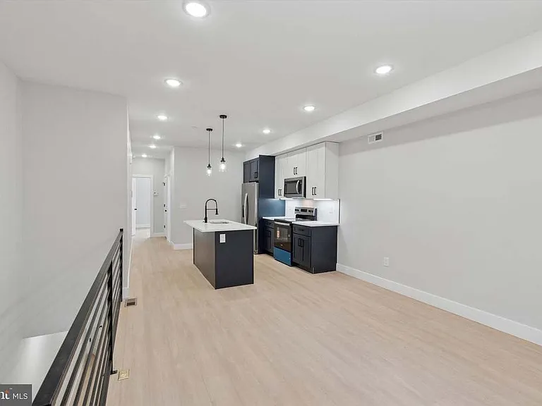 518 W Susquehanna Ave #1 — Photo 12