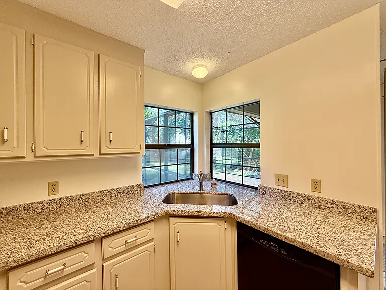 1516 Portside Dr — Photo 7
