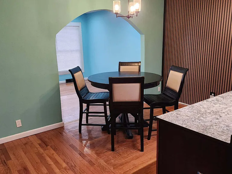 1725 Clover Ln — Photo 4