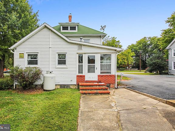 4th image of 21241 Chesapeake Ave