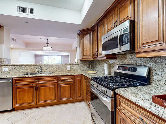 4th image of 1530 S Centinela Ave APT 303