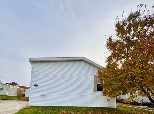 12250 Woodland Ridge Cir #381, South Lyon, MI 48178