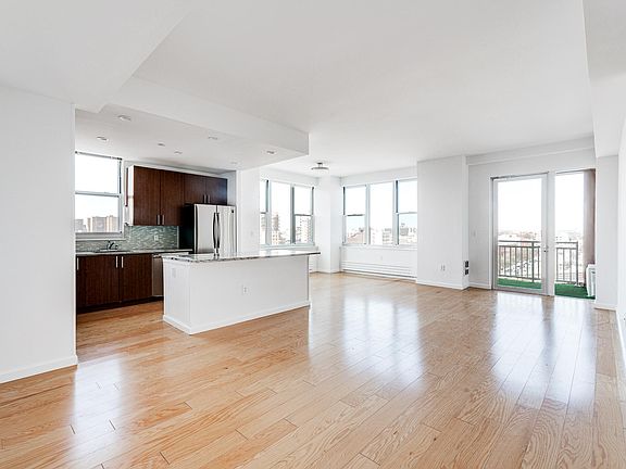 2nd image of 50 Oceana Dr W APT 9E