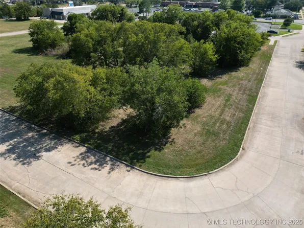 1409 Brookview Dr, Ardmore, OK 73401