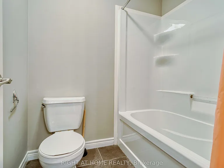 1030 Oakcrossing Gate #16 — Photo 25