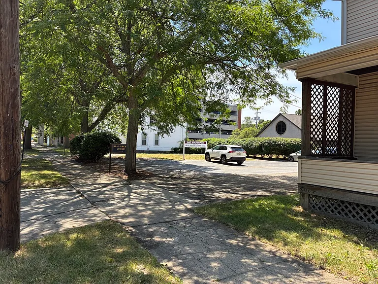 2212 Myrtle St — Photo 22