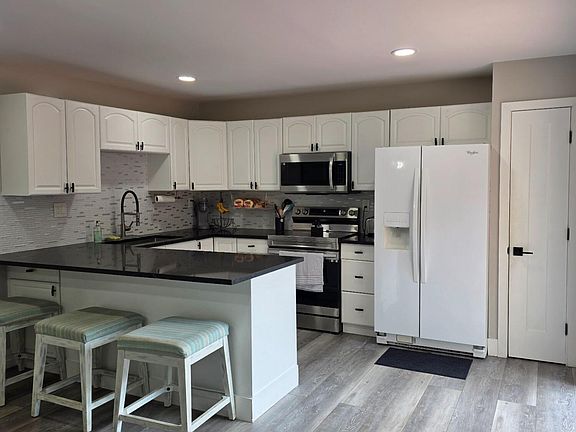 4th image of 2161 Orange Grove Drive #C