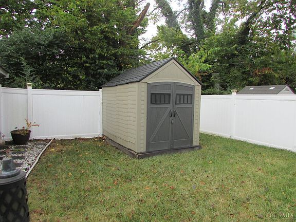 4th image of 1431 Robinwood Ave