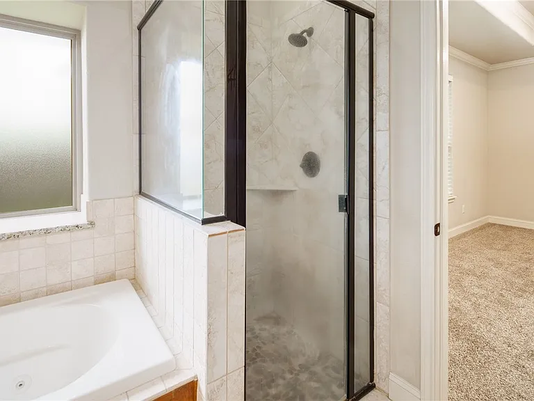 4025 Crestmont Dr — Photo 21