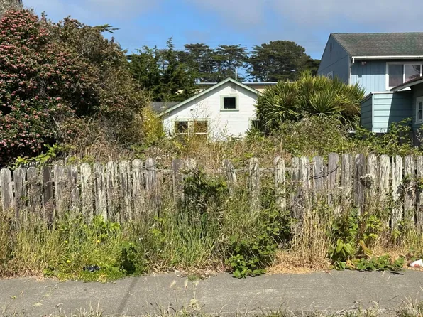 752 Stewart Street #1/2, Fort Bragg, CA 95437