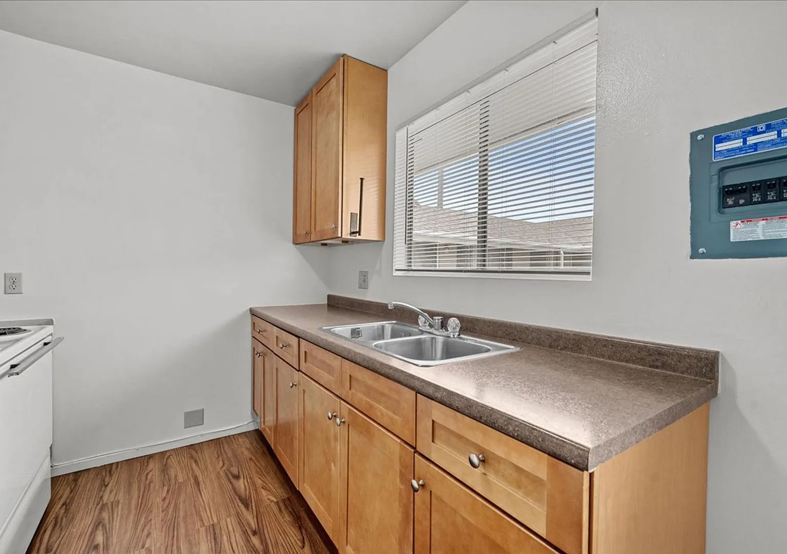 Tally Ho Apartments — Photo 1
