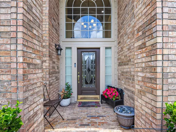 2419 Bay Hill Dr, Baytown, TX 77523