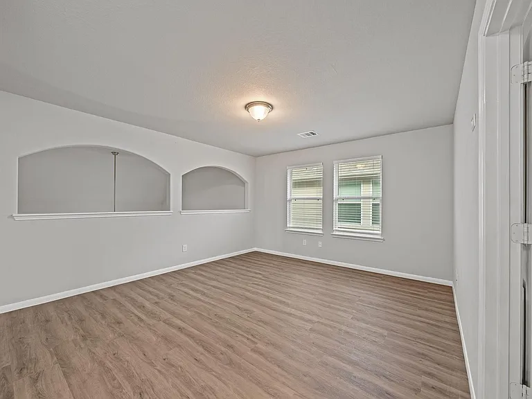 13826 Andover Park Dr — Photo 22