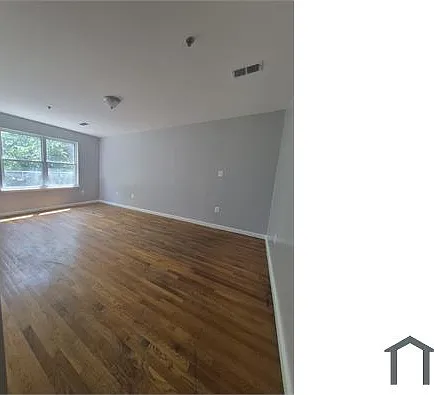390 S 10th St #2 — Photo 8