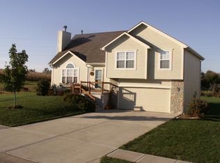 15620 Pebble Ter, Basehor, KS 66007