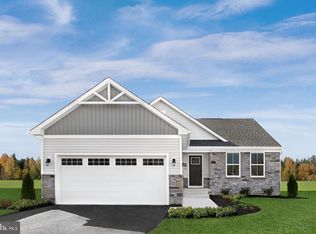 1670 Alice Springs Dr, Martinsburg, WV 25403