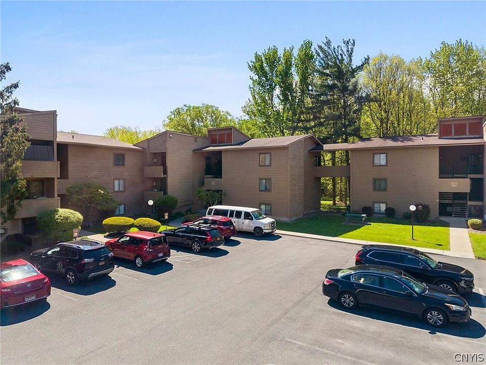 1st image of 266 Watertree Dr