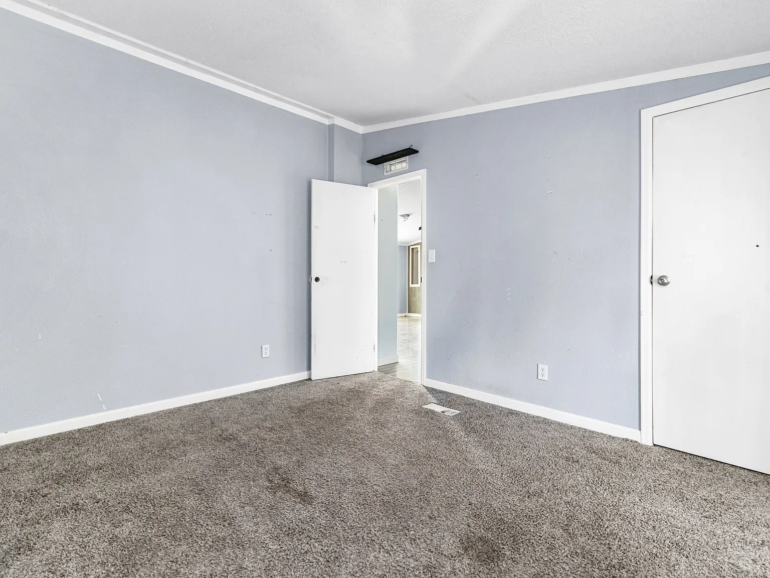 4 bed, 2198 sqft, $2,000 — Photo 4