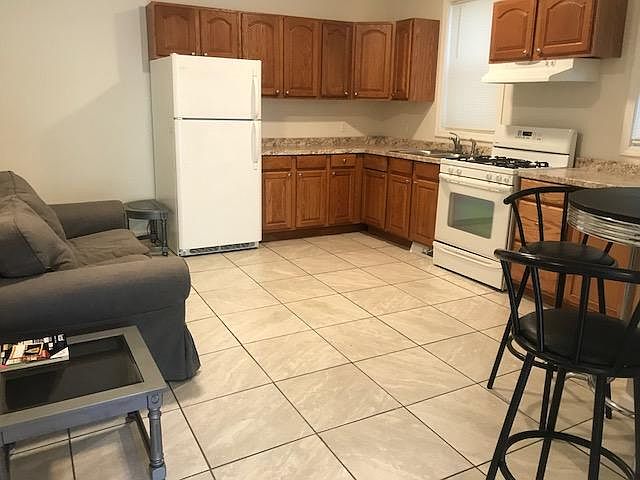 512 W 5th St Erie PA 16507 Apartments For Rent Zillow