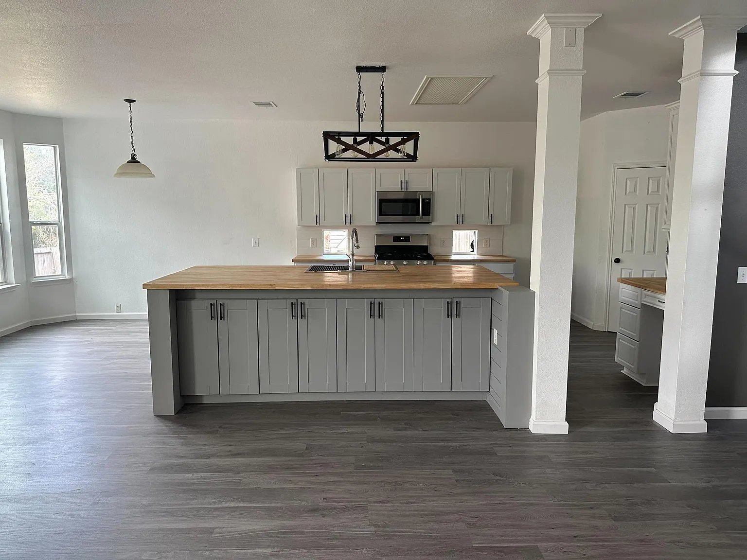4 bed, 2841 sqft, $2,800 — Photo 4