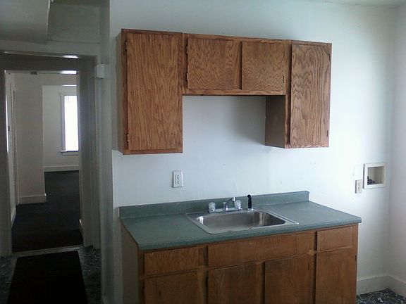 4th image of 321 Hawley Avenue # Fl 3rd