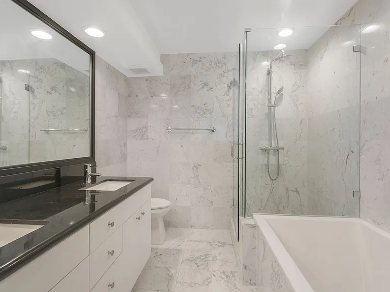 350 S Reeves Dr — Photo 14