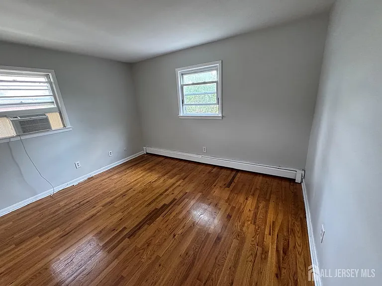 1038 Kingsland Ln — Photo 12
