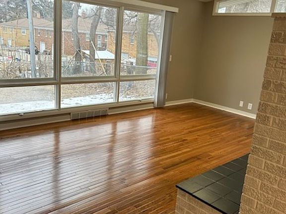 3rd image of 5212 Bedford Ave