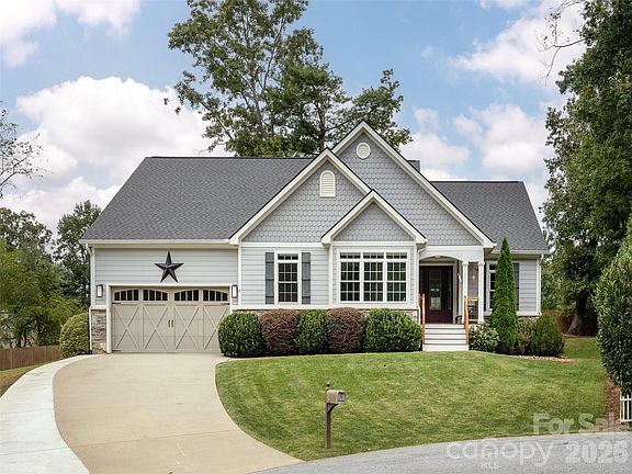 2nd image of 8 Broadmoor Dr