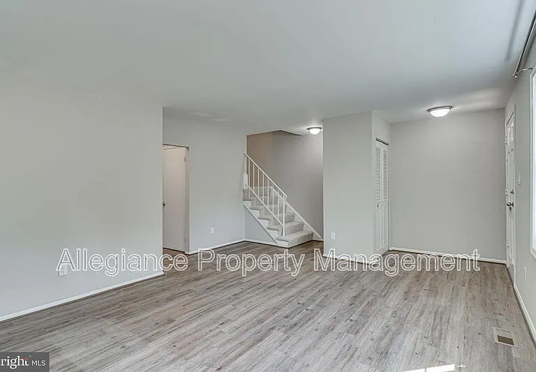 3374 Breckenridge Ct — Photo 4