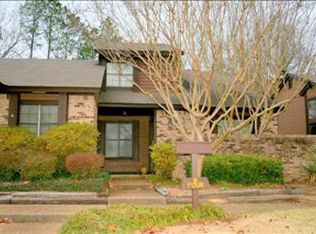 4 Shore Dr, Clinton, MS 39056