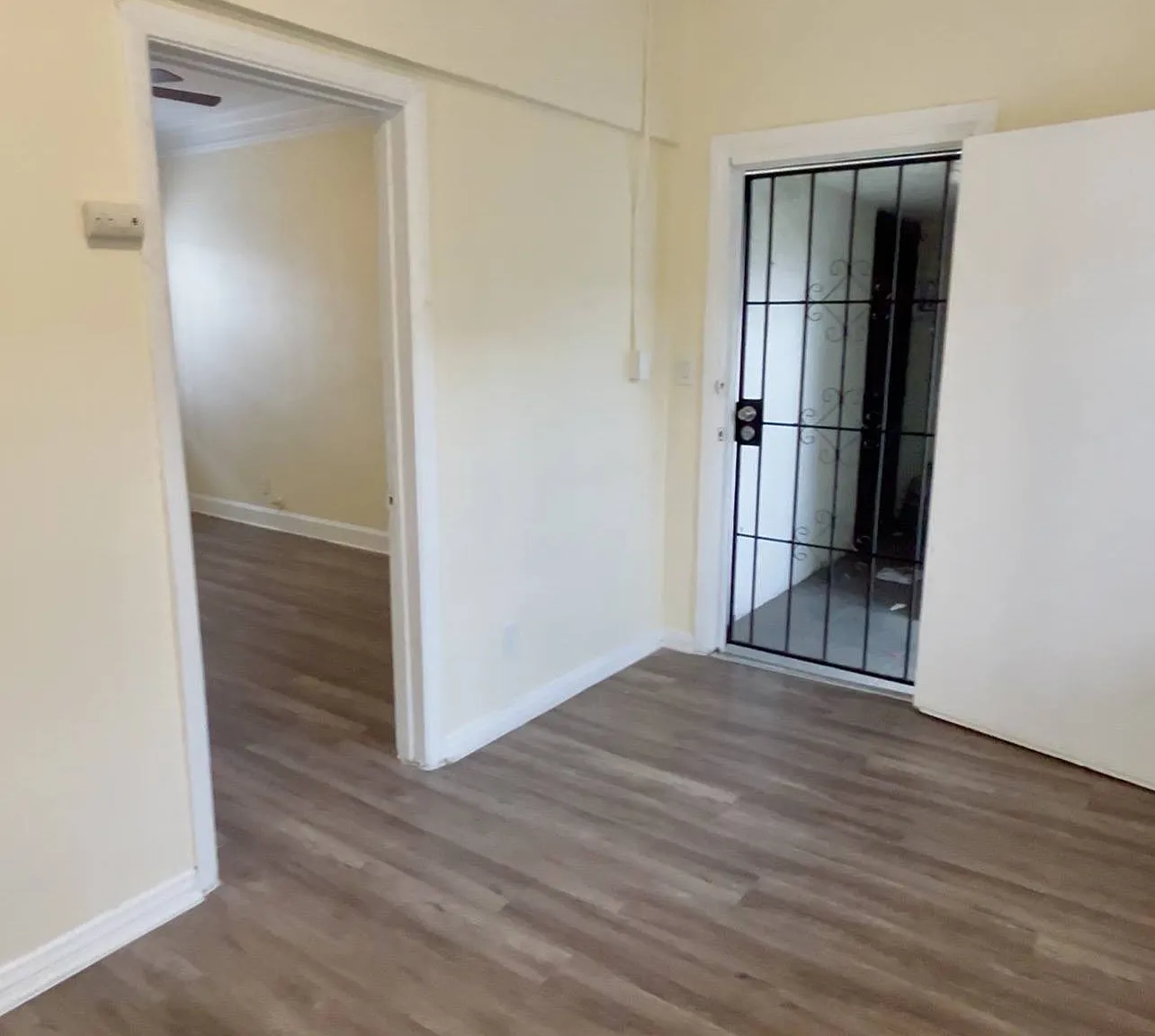 205 W Vernon Ave — Photo 3