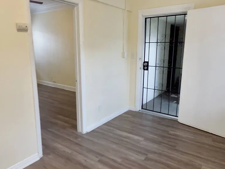 205 W Vernon Ave — Photo 3