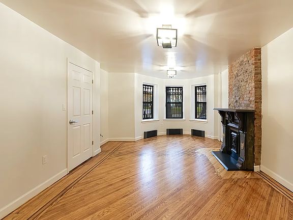 4th image of 1238 Halsey St