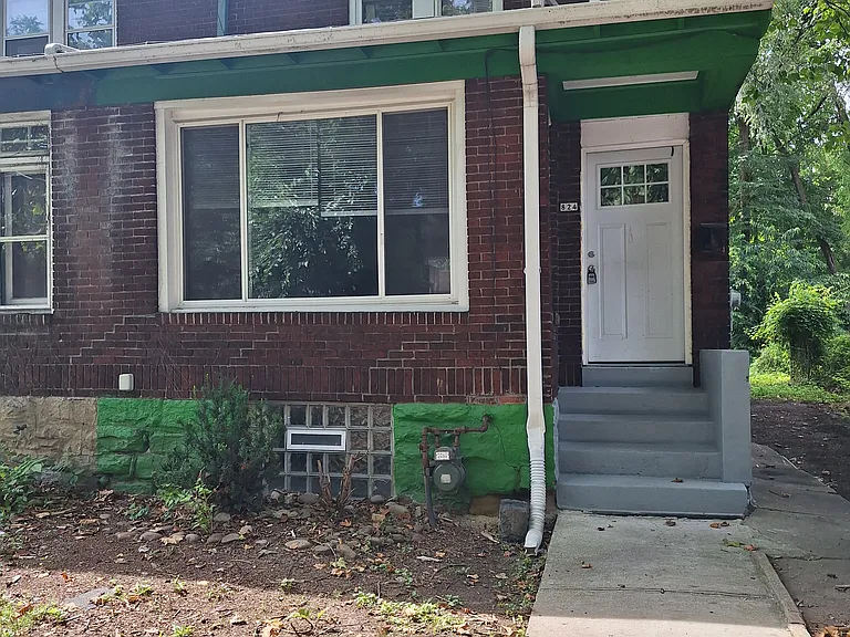 824 Ramsey St — Photo 1