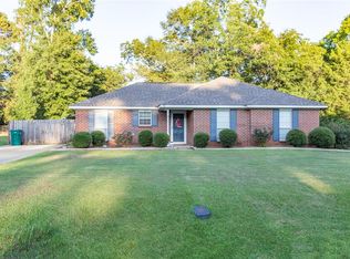 72 Meadow Oaks Ct, Millbrook, AL 36054