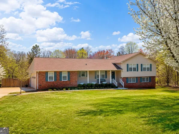 80 Riverbend Cir, Royston, GA 30662