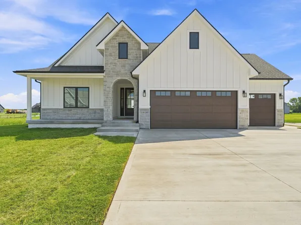 1918 NE Pine Lake Cir, Ankeny, IA 50021