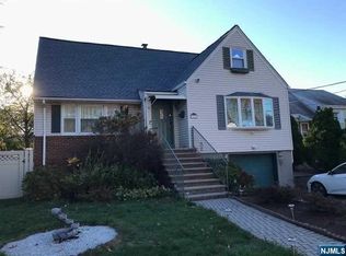 1092 Glen Rd, Fort Lee, NJ 07024