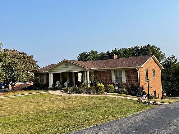 2nd image of 49 Hedgemore Ln