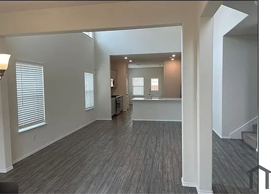 4 bed, 2183 sqft, $3,400 — Photo 3