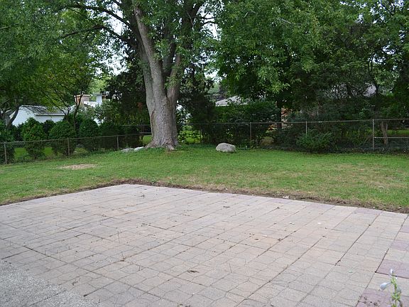 3rd image of 3830 Balsam Ave NE