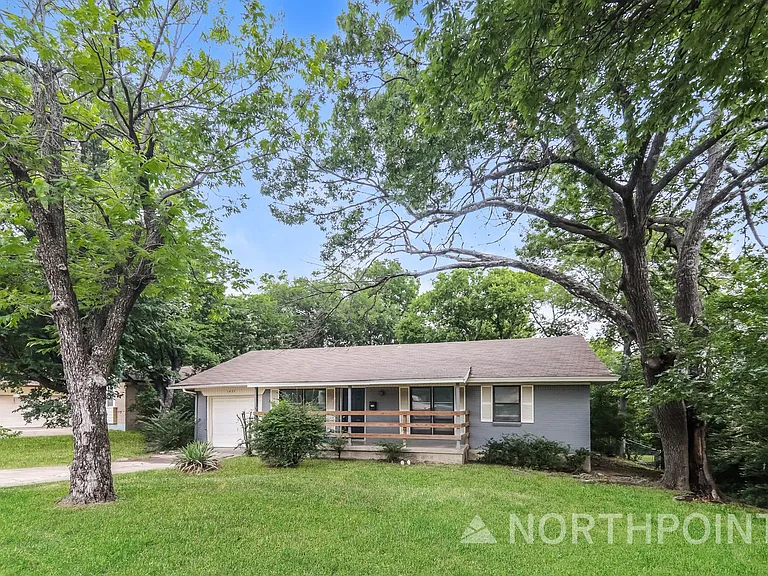 1435 Whispering Trl — Photo 2