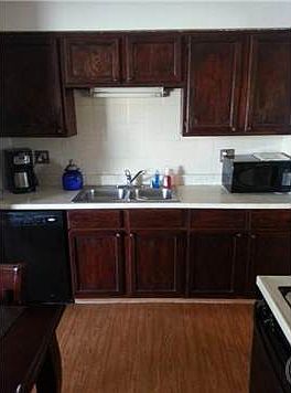 5th image of 10704 Jadestone St